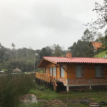 Hermosa Cabana En La Cocha-Finca Indiana El Encano Esterno foto